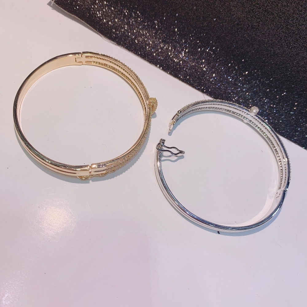 14k gold diamond bracelet - Picture 10 of 12